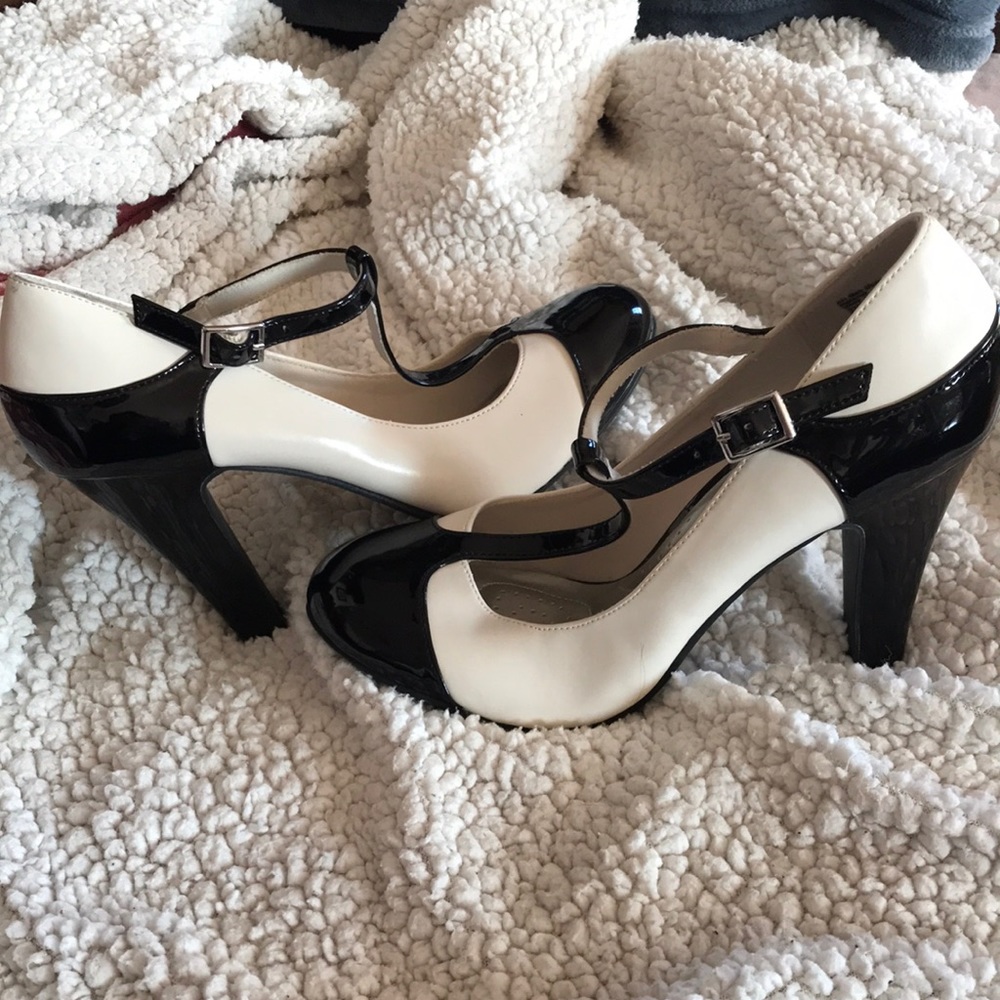 Heels, Dexflex, size 8.5. Black and white, MaryJanes..